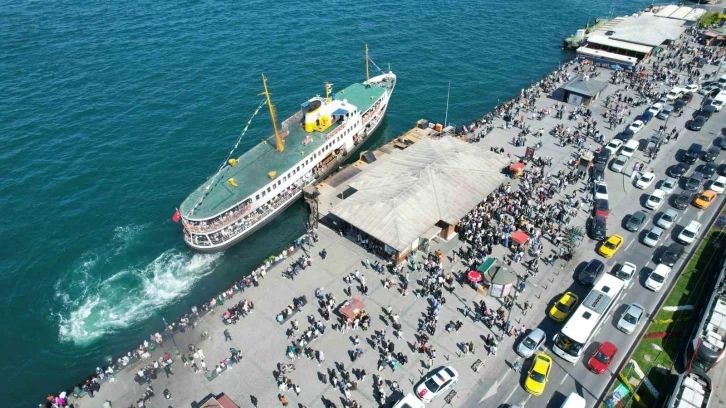 İstanbul’da bayramda vapur sırası yoğunluğu
