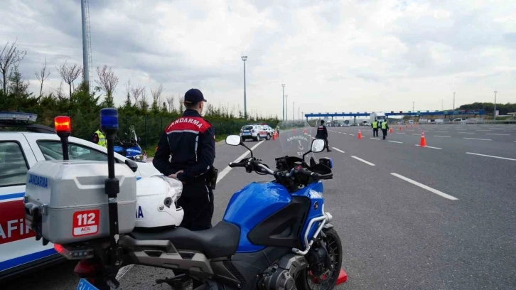 İstanbul’da jandarmadan trafikte bayram denetimi
