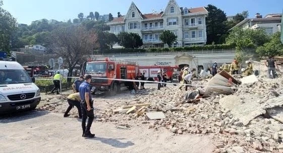 Beşiktaş'taki tarihi duvarın çökmesinde 1 işçi öldü, 1 işçi de yaralandı