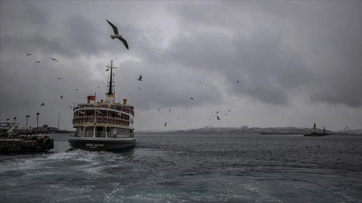 İstanbul’da hava muhalefeti nedeniyle bazı vapur seferleri yapılamıyor