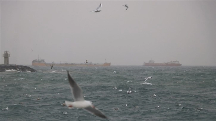 İstanbul’da vapur seferlerine hava muhalefeti