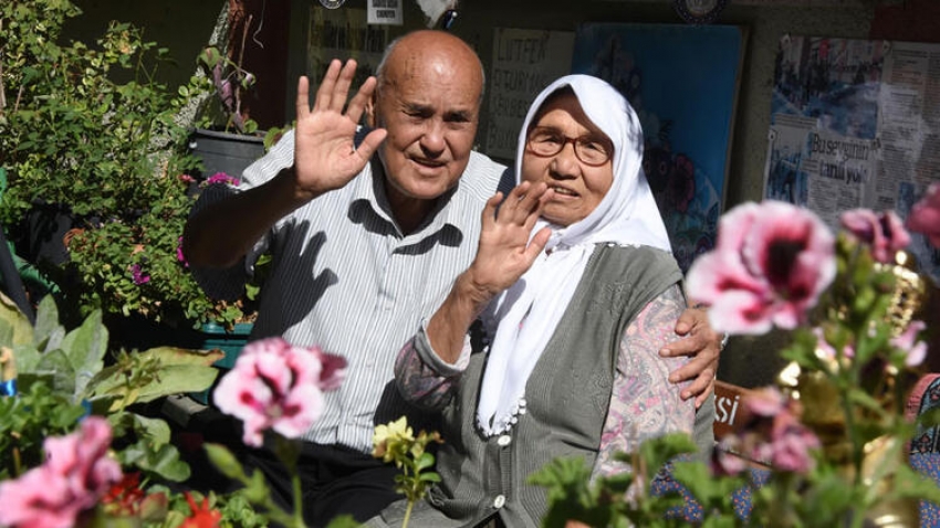 Eşi, kendisi için kaldırımı bahçeye çevirmişti; iyileşme başladı