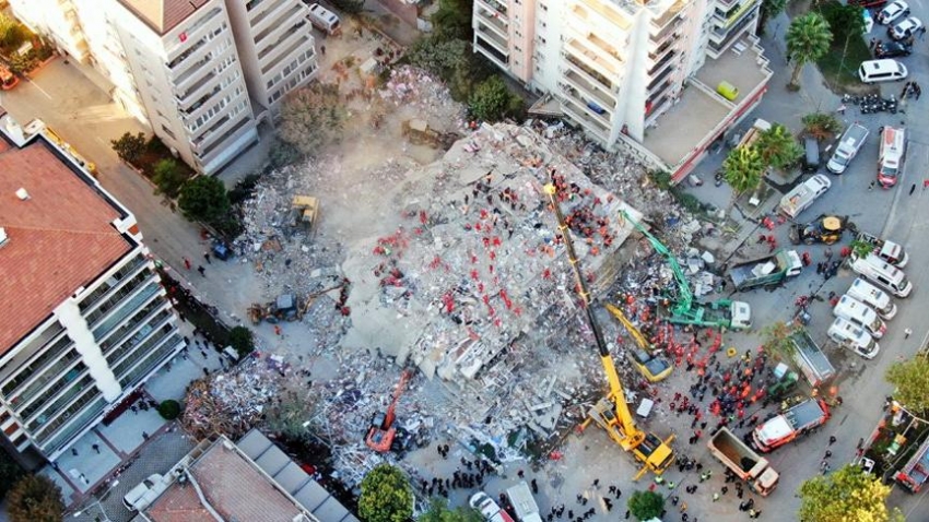 İzmir depremi sonrası 9 kişi gözaltına alındı!