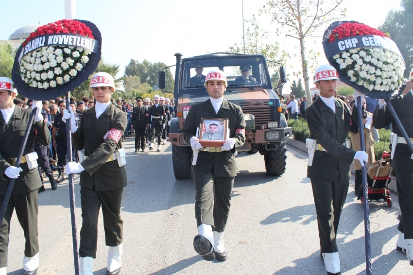 İzmir şehidini uğurladı