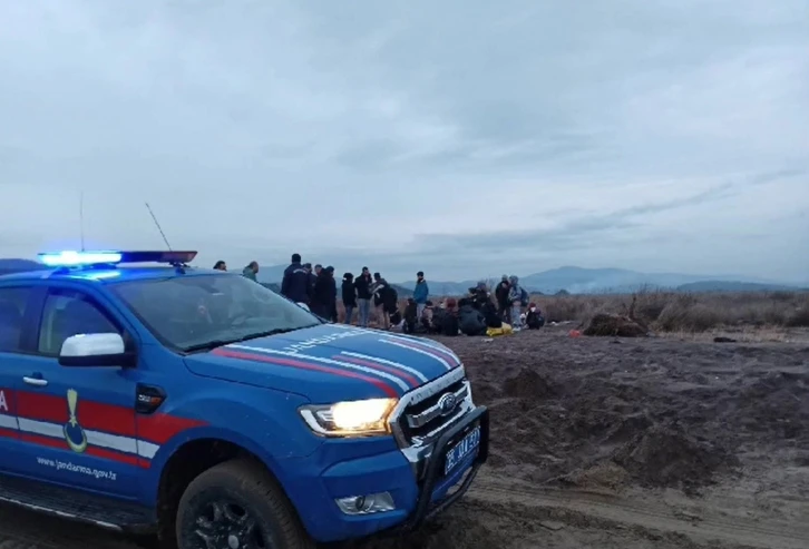 İzmir’de bin 383 düzensiz göçmen yakalandı, 25 organizatör tutuklandı