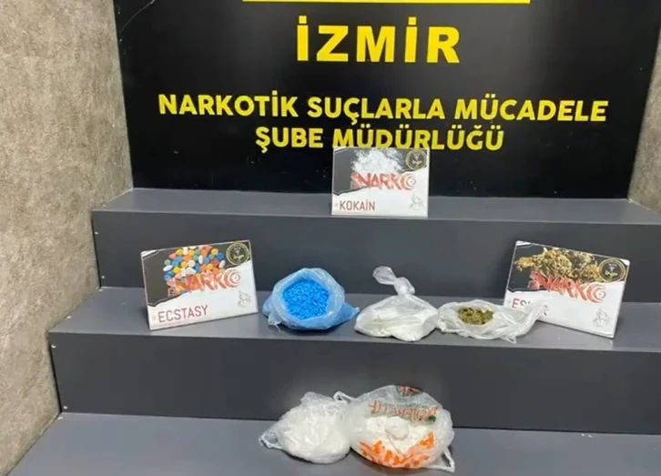 Durdurulan araçtan 2 kiloya yakın kokain ele geçirildi