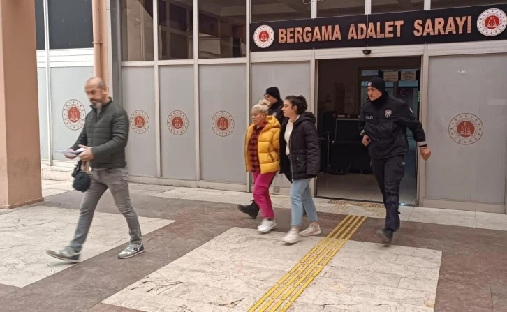 İzmir’de fuhuş evine baskın
