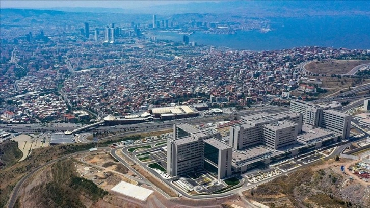 İzmir Şehir Hastanesi hasta kabulüne başladı