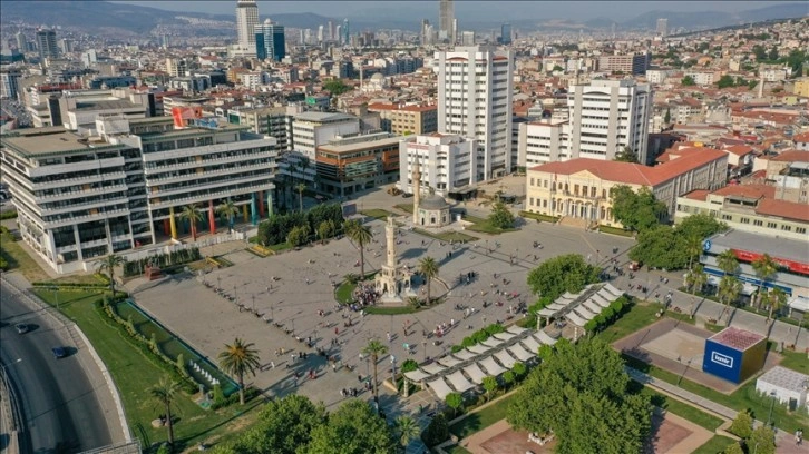 İzmir'de risk taşıyan 8 okulun tahliyesine karar verildi