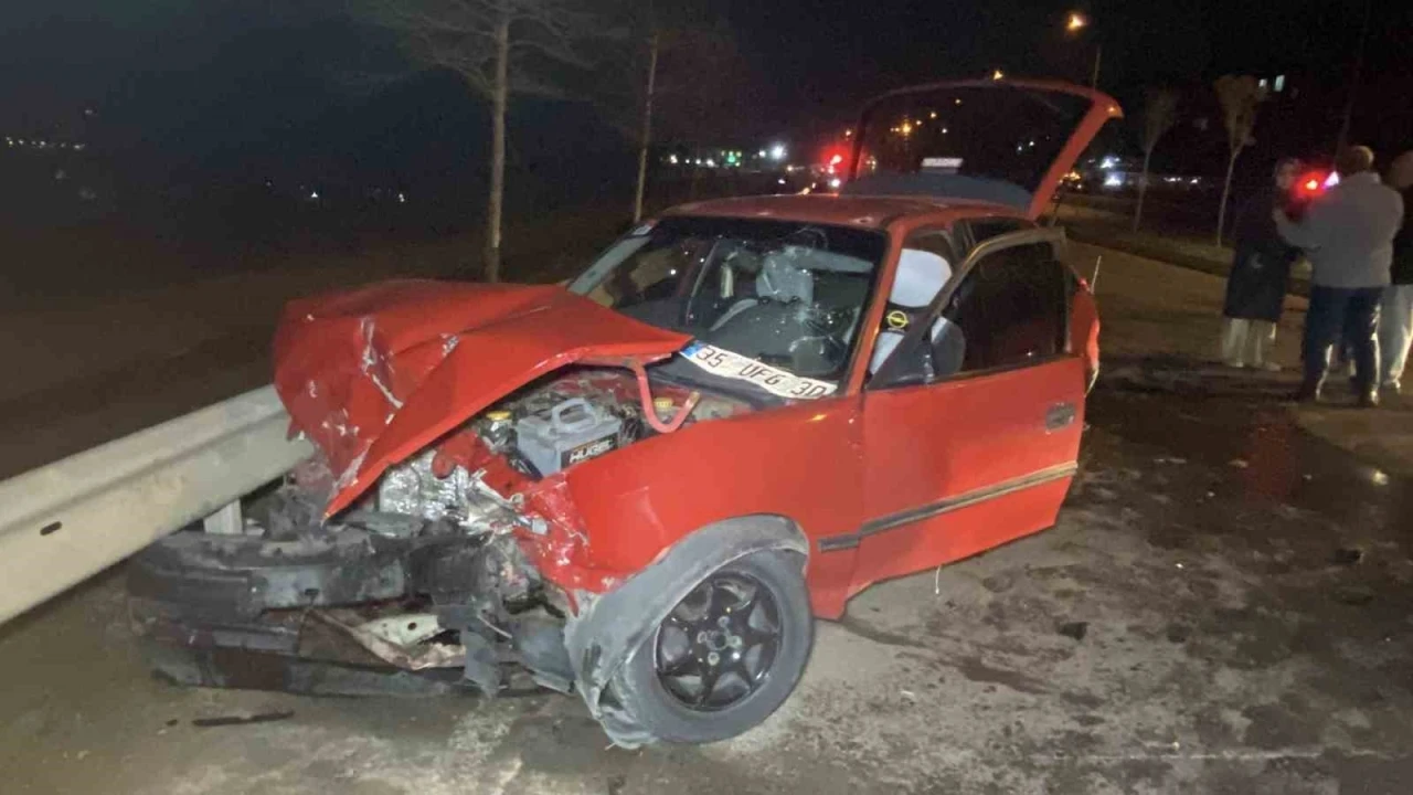 İzmit’te 3 araçlı zincirleme trafik kazası: 4 yaralı
