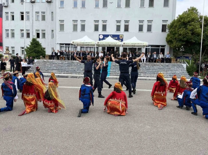 Jandarma 184’üncü yıldönümünü harmandalıyla kutladı
