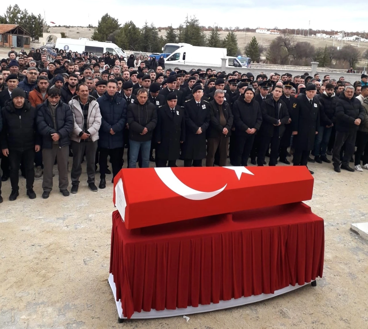 Jandarma Astsubay Çavuş Erkan Duman memleketi Kütahya’da toprağa verildi
