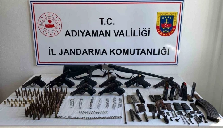 Jandarma çok sayıda silah ele geçirdi