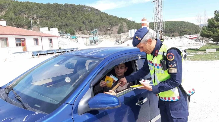 Jandarma ekipleri bayramda olumsuz duruma karşı sahada
