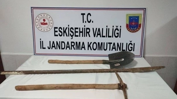 Jandarma ekiplerinden kaçak kazıya suçüstü
