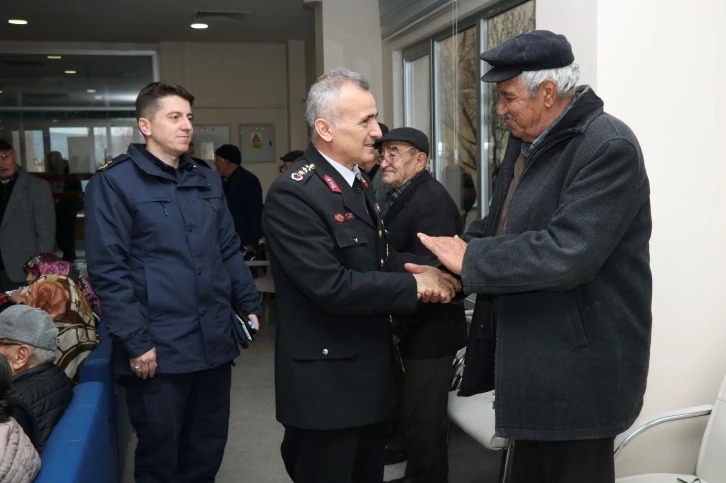 Jandarma ekiplerinden Yaşlılar Haftası ziyareti