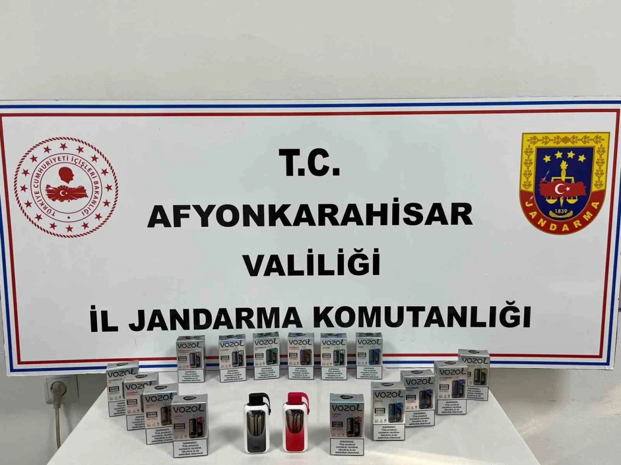 Jandarma kaçak elektronik sigara ele geçirdi
