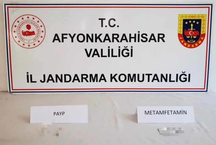 Jandarma uyuşturucu satışını suçüstü yaptı
