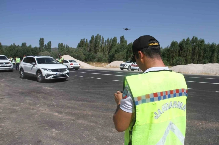 Jandarma yeni Konya Antalya Kara yolunda dron destekli denetimlerini artırdı
