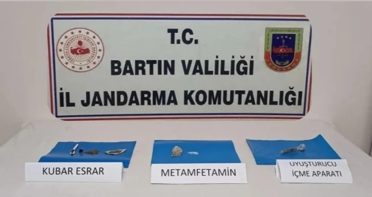 Jandarma zehir tacirlerine ve sigara kaçakçılarına göz açtırmıyor
