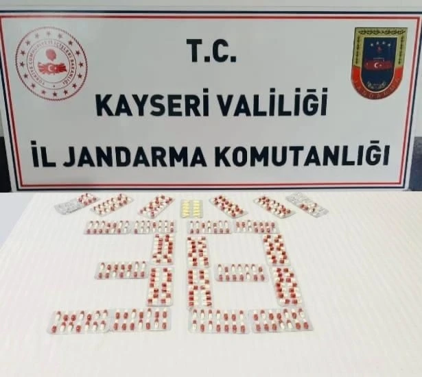 Jandarmadan uyuşturucu operasyonu: 3 gözaltı
