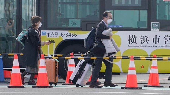 Japonya, ABD ve Hindistan, Çin'den gelen yolcular için Kovid-19 önlemlerini geri getiriyor