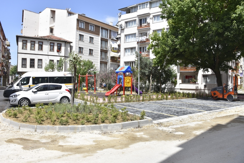 Gemlik Balıkpazarı’nda yeni çocuk parkı