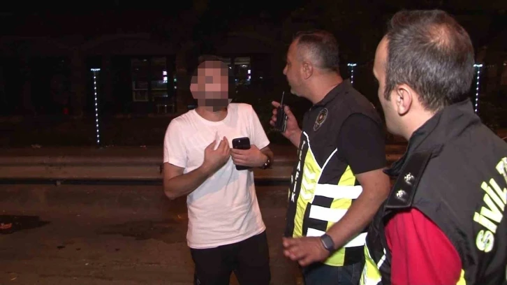 Kadıköy’de denetime ehliyetsiz takılarak ceza yiyen sürücüden şaşırtan tepki: "Ehliyetim var ama yanımda değil"
