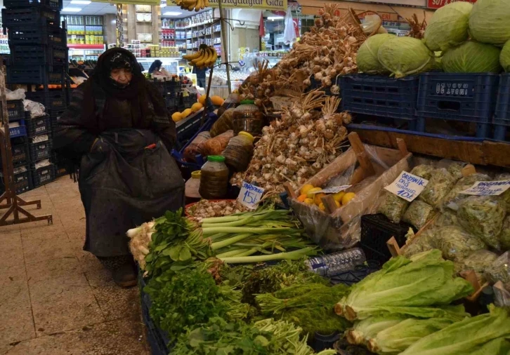 Kadınlar Pazarı’nın Nazife Teyze’sine veda
