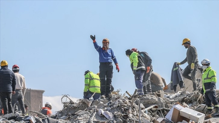 Kahramanmaraş merkezli depremlerin ardından ortalama 4 dakikada bir artçı sarsıntı yaşanıyor