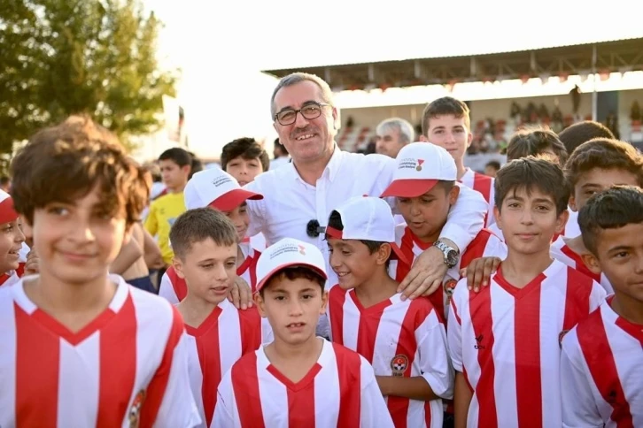 Kahramanmaraş’ta ’çocuklar sporla iyileşir’ futbol turnuvası başladı
