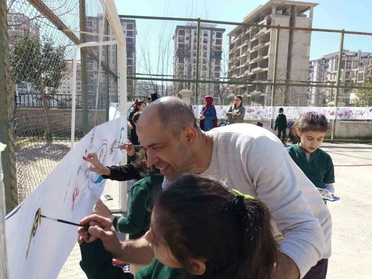 Kahramanmaraş’ta öğrenciler sulu boyayla iç dünyasını yansıttı
