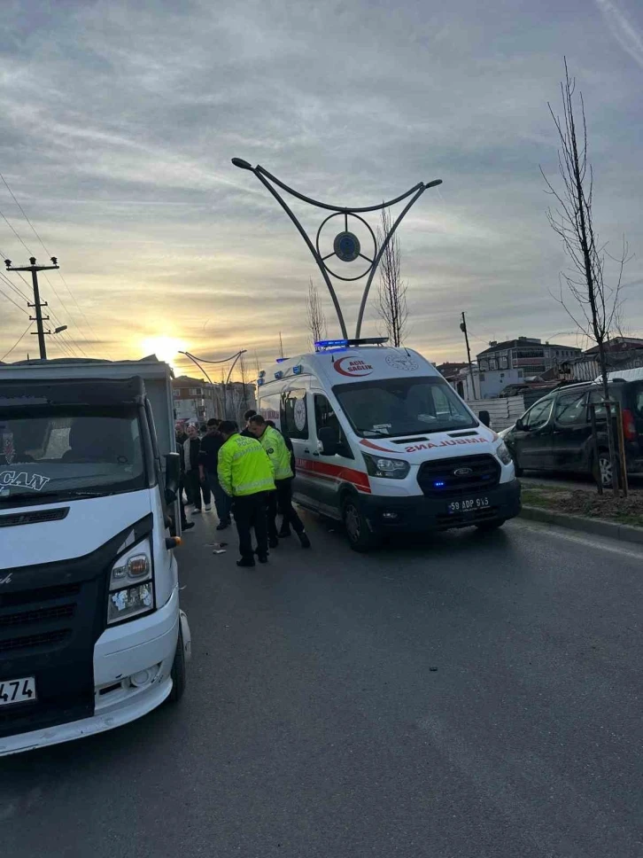 Kamyonete çarpan motosikletin sürücüsü ağır yaralandı
