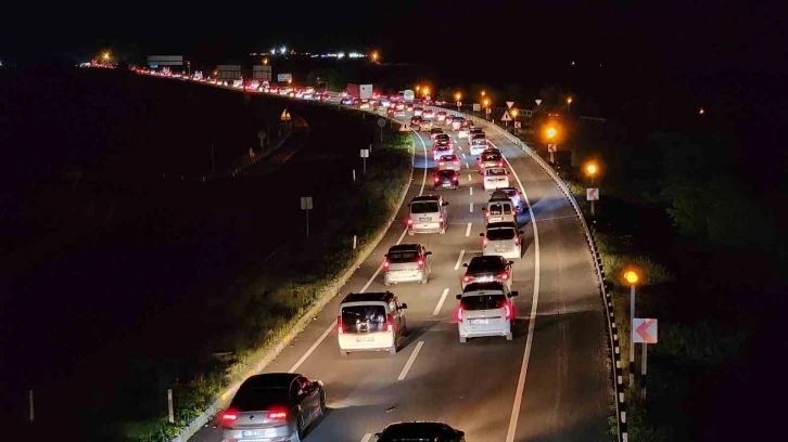 Karabük’te bayram dönüşü yoğunluğu devam ediyor
