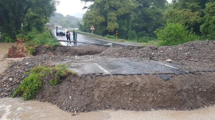 Karabük-Zonguldak yolunda heyelan
