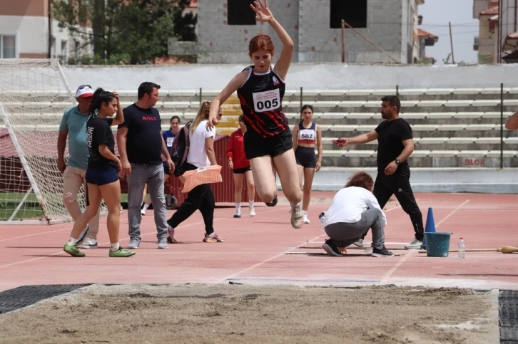 Karaman’da başlayan Atletizm Grup Yarışmalarına 14 ilden 425 sporcu katılıyor
