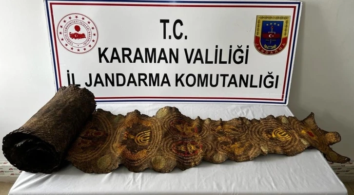 Karaman’da piton derisi üzerine yazılı kabartmalı tılsım ele geçirildi
