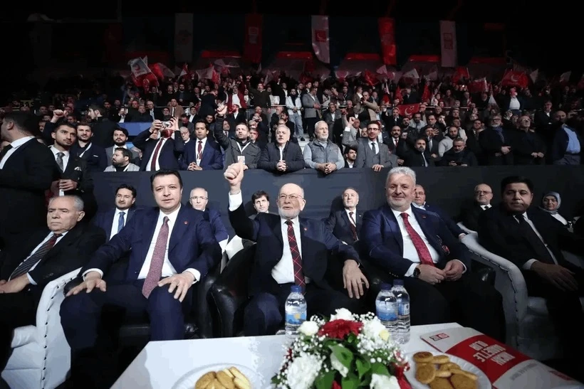 Karamollaoğlu veda konuşmasını gerçekleştirdi