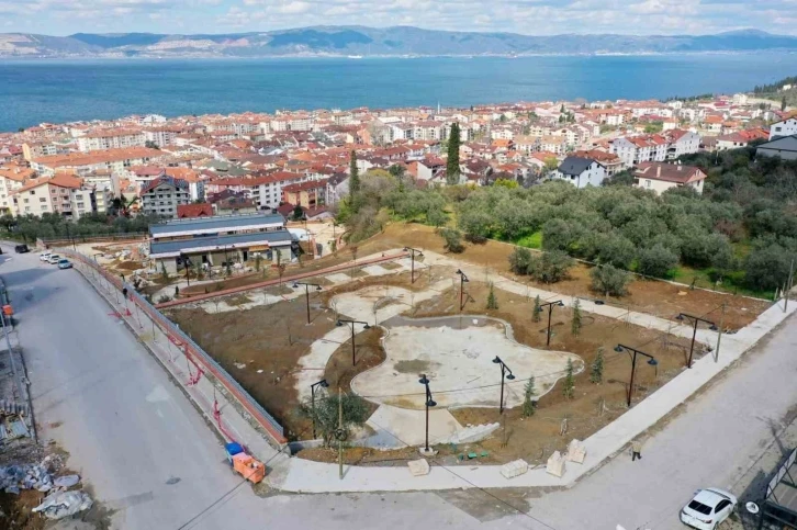 Karamürsel Millet Bahçesi’nde yoğun tempo
