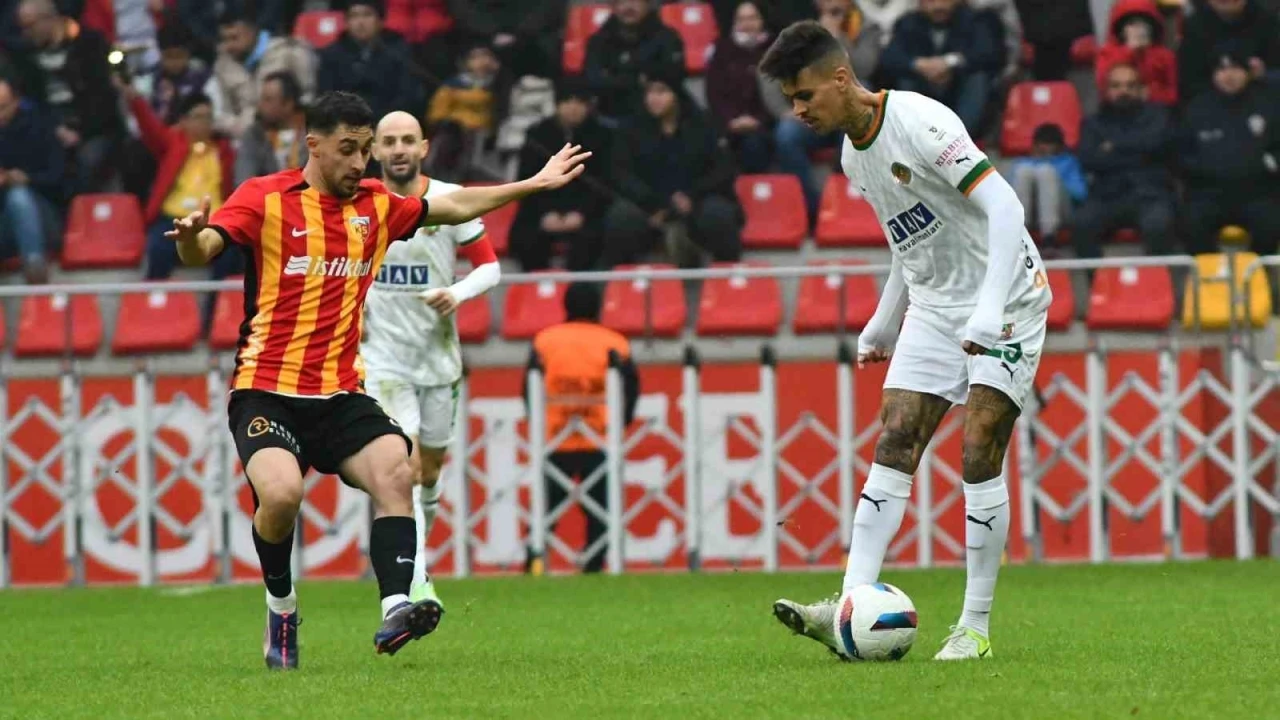 Kartal Kayra Antalyaspor maçında cezalı
