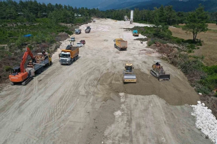 Kaş’ta Kasaba-Sütleğen yolu projesi çalışmaları devam ediyor
