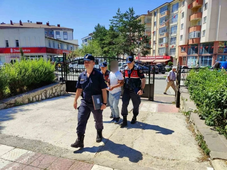 Kastamonu’da 28 yıl hapis cezası ile aranan şahıs yakalandı
