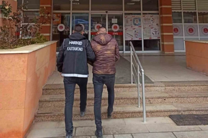 Kastamonu’da 4 bin adet sentetik ecza hap ile yakalanan tutuklandı
