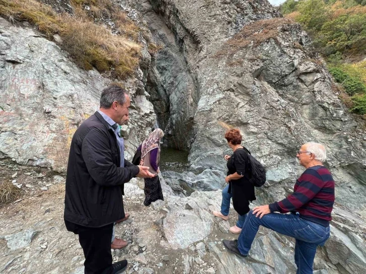 Kastamonu’nun saklı cenneti Gürleyik Şelalesi, sonbaharda ziyaretçilerine görsel şölen sunuyor
