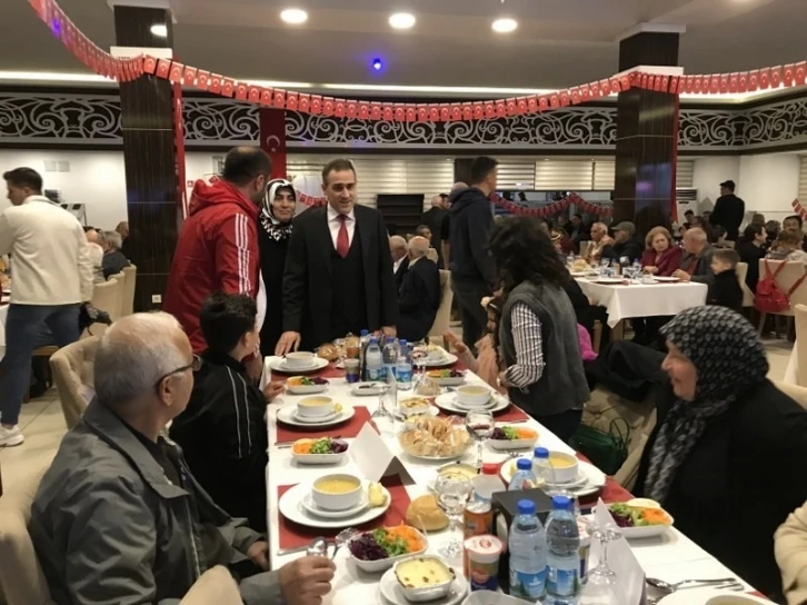 Kaymakam Memiş, Şehit aileleri ile gaziler için iftar yemeği verdi
