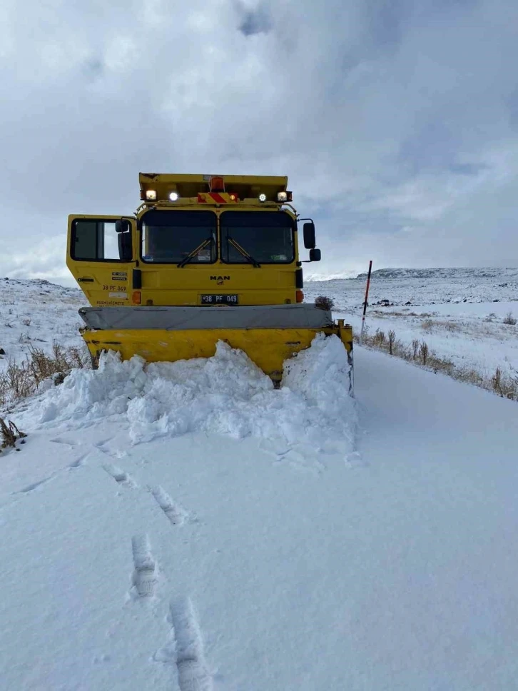 Kayseri’de kapanan 111 mahalle yolu ulaşıma açıldı
