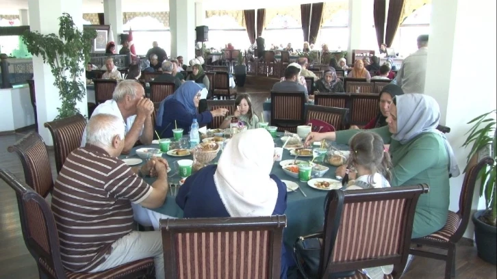 Keçiören’de şehit aileleri için gezi ve yemek düzenlendi
