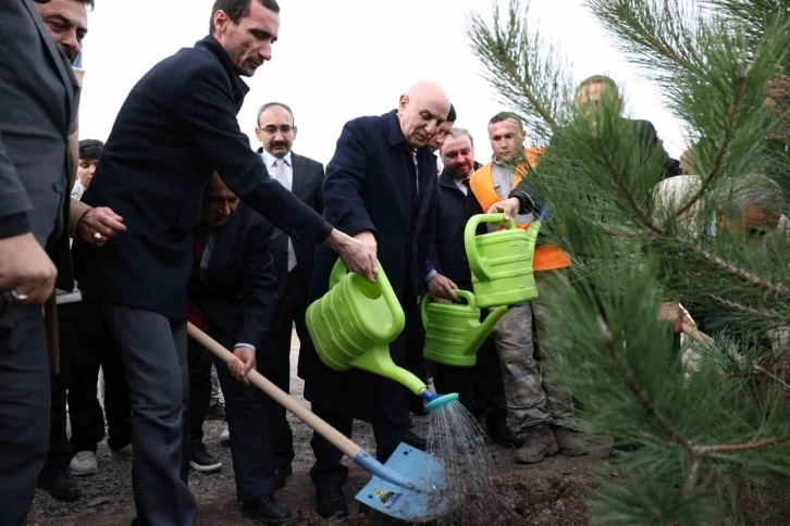 Keçiören’de Türkeş’in 106. doğum yıl dönümünde fidanlar toprakla buluştu
