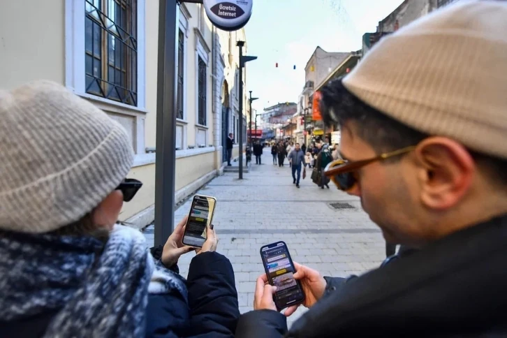 Kemeraltı dünyaya “ücretsiz internet” ile bağlanıyor
