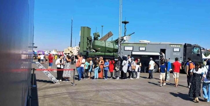 Kepez’in Bilim ve Teknoloji Tırı’na TEKNOFEST’te yoğun ilgi